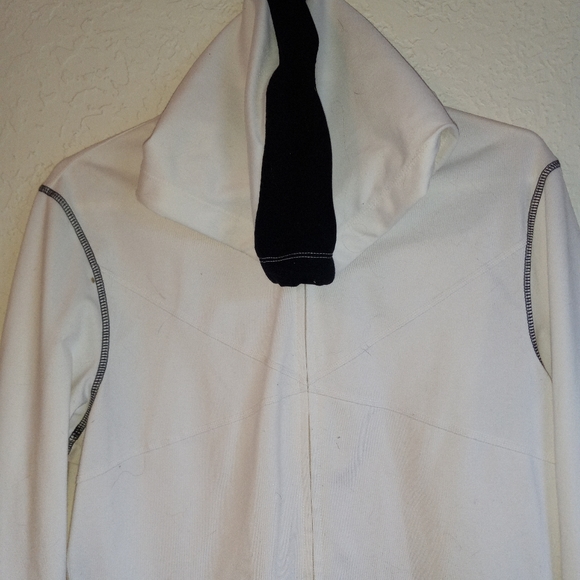 Light Weight Hooded Jacket - Picture 2 of 7